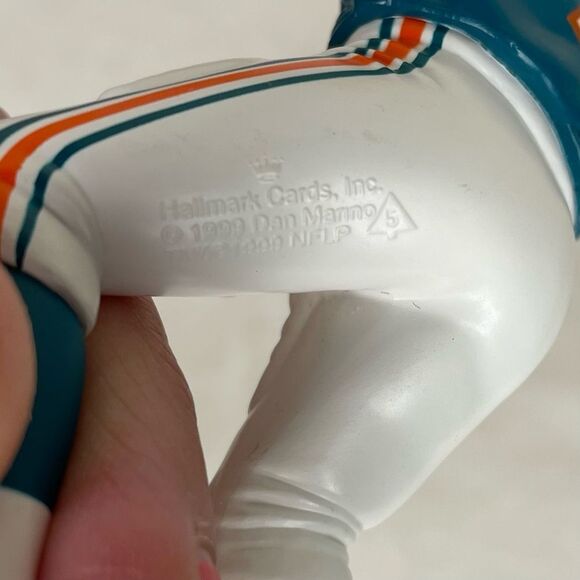 Hallmark Keepsake Dan Marino Christmas Ornament 1999 Miami Dolphins Blue White - Picture 5 of 7